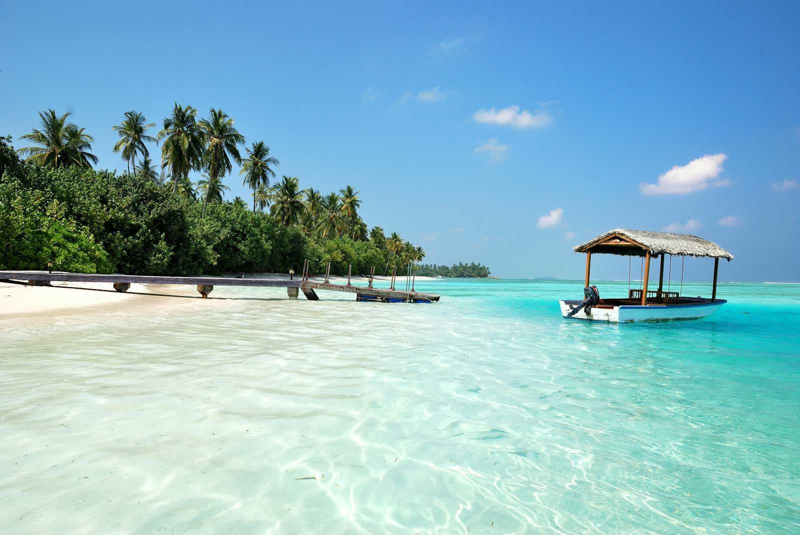 Escape the Ordinary: Fly from Lahore to the Maldives with Ticket Planet! βοΈπ΅π°π²π»