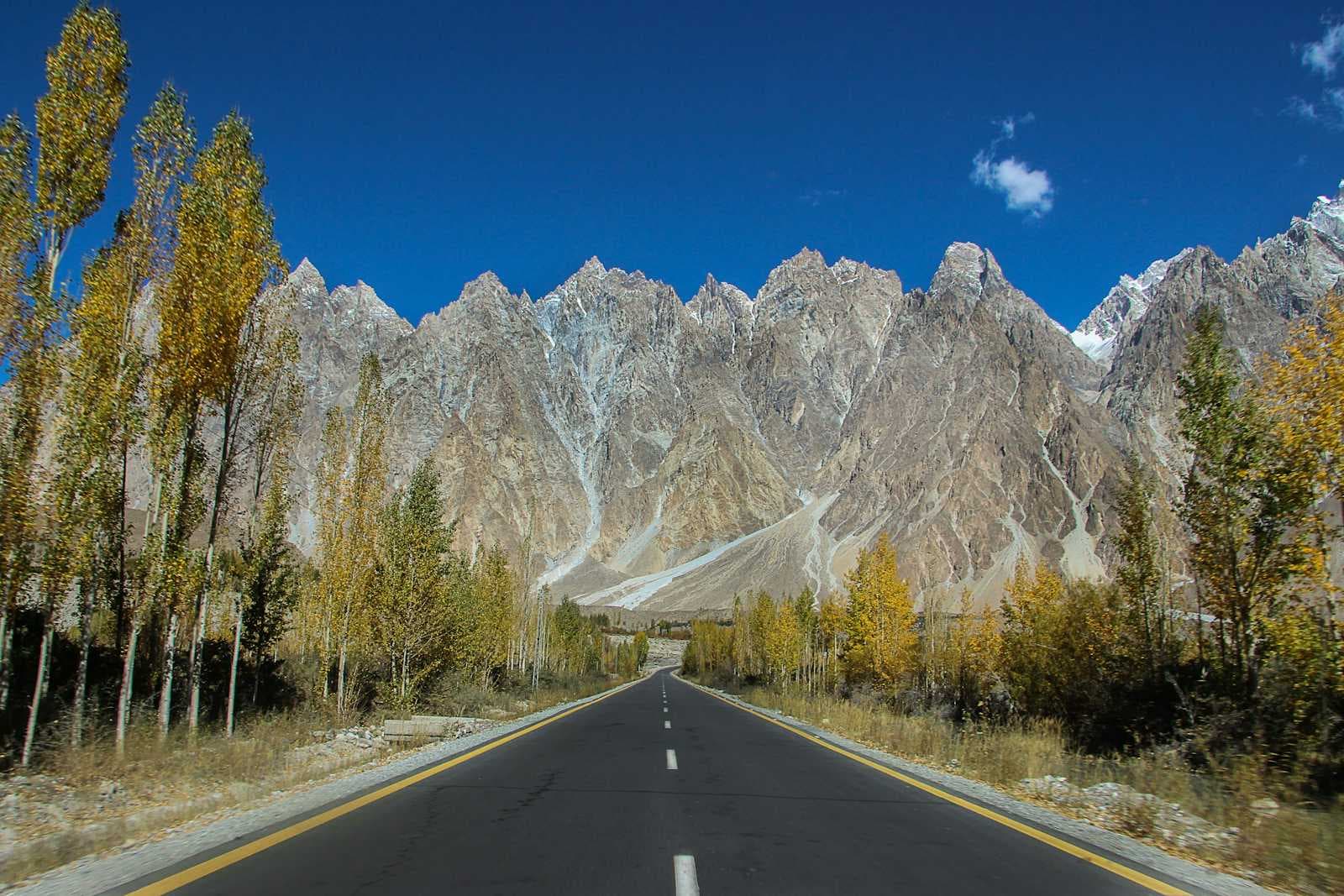 Hunza Calling! Experience Paradise with Ticket Planet's Easy Booking & Top Deals οΈπ΅π°